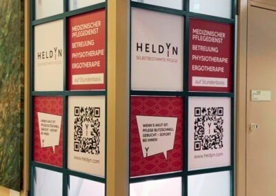 Vitrine bedruckt, Außenwerbung